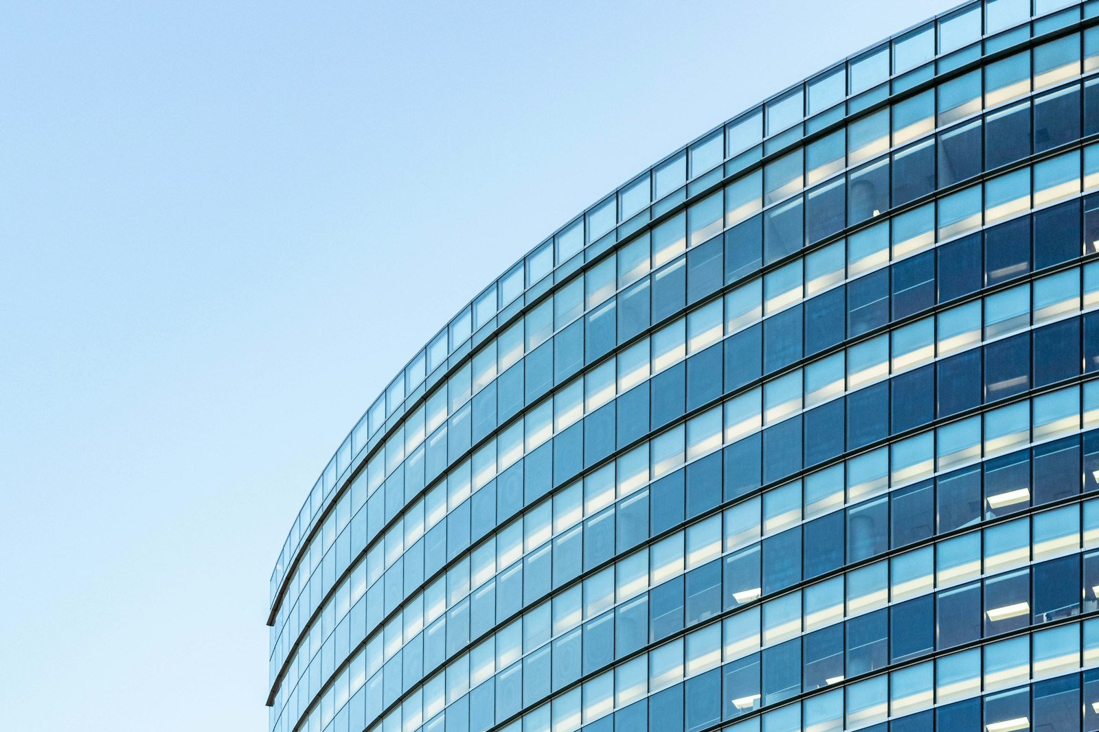 Edifício corporativo moderno