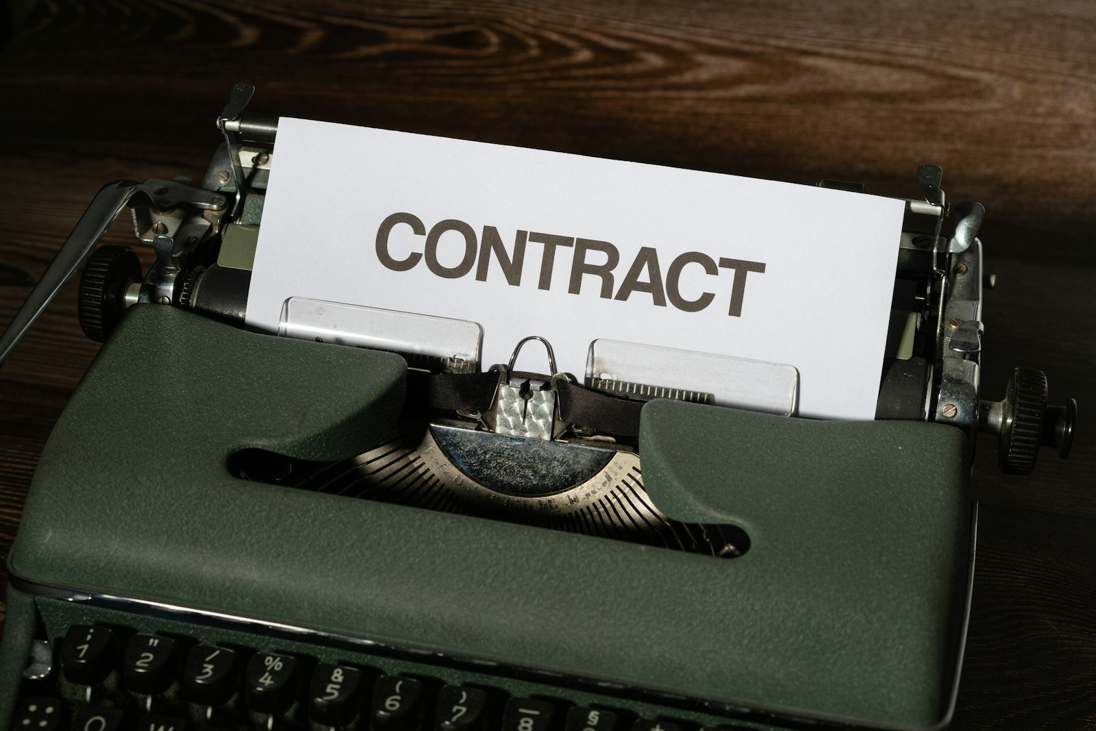 Minuta de contrato com anotações